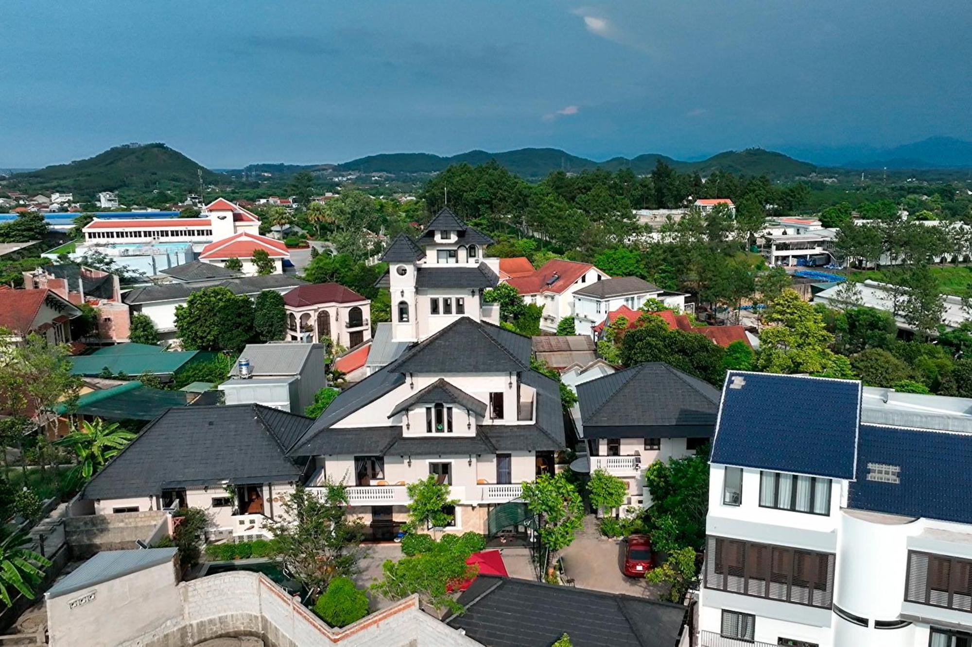 Iris Hill Villa Hue Eksteriør bilde